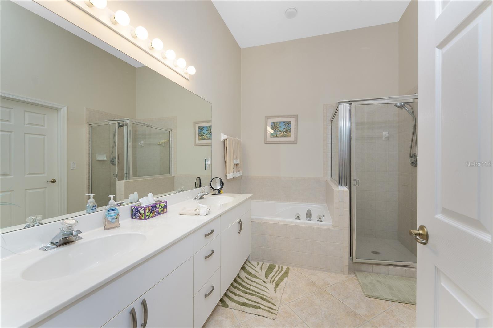Image 33 of 66 For 3412 Grand Vista Court 202