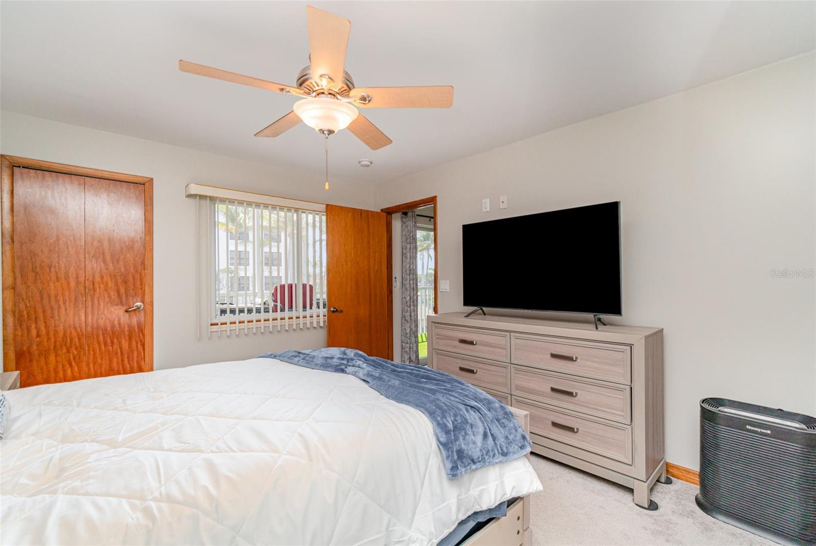 Image 14 of 31 For 150 Harborside Avenue 306