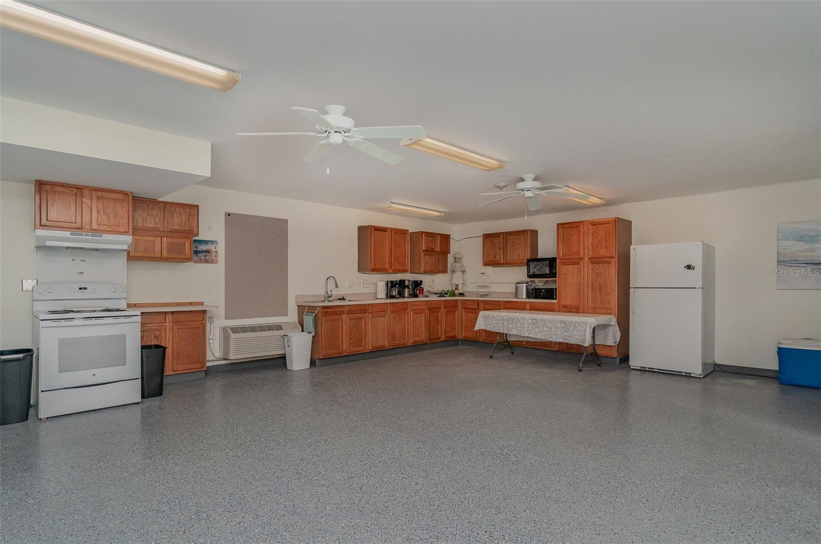 Image 24 of 31 For 150 Harborside Avenue 306