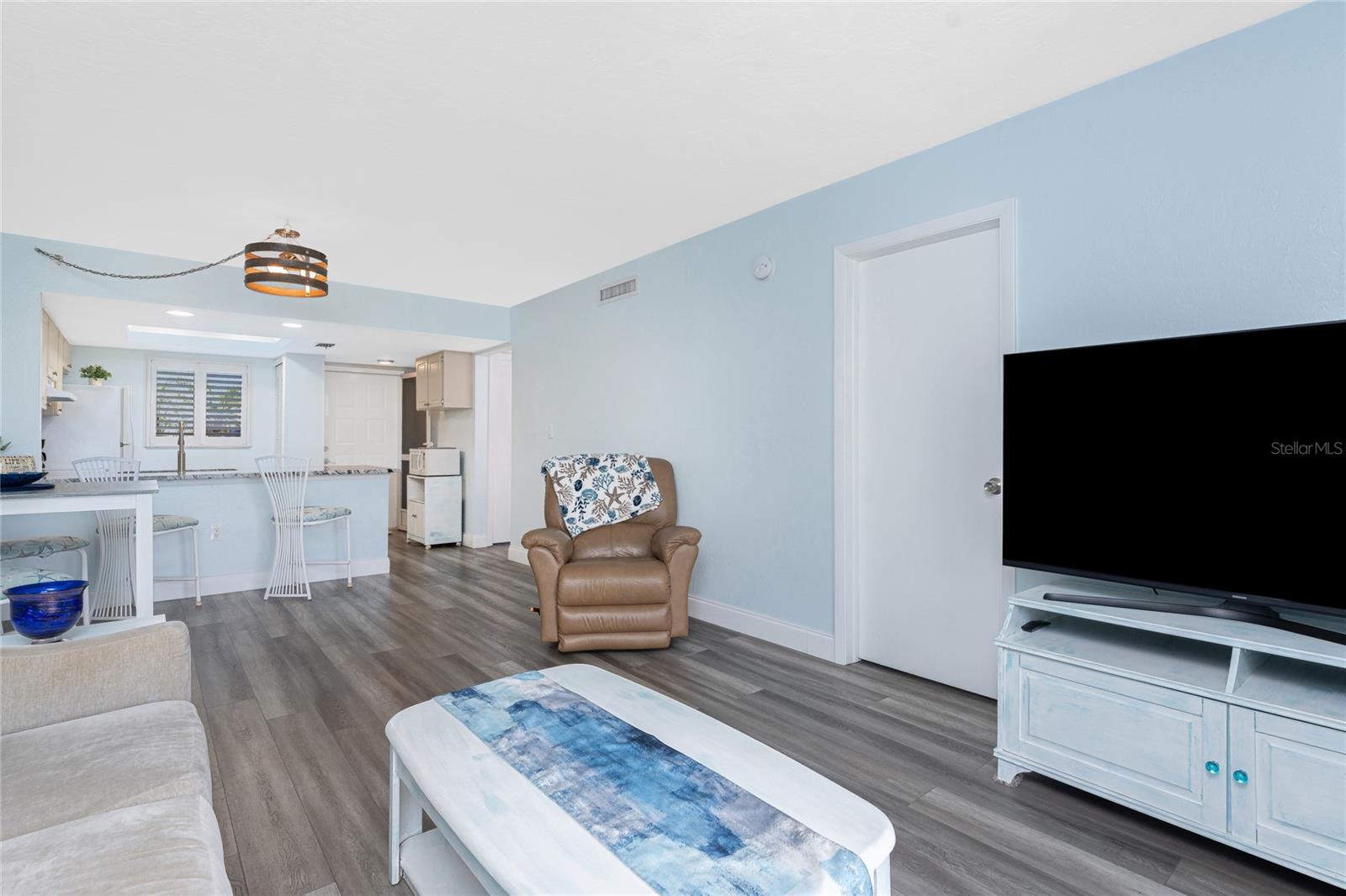 Image 14 of 71 For 25225 Rampart Boulevard 1603