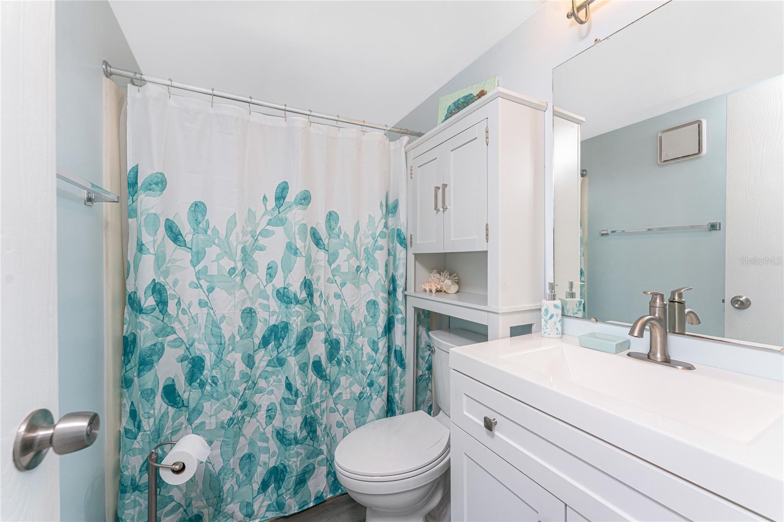 Image 25 of 71 For 25225 Rampart Boulevard 1603