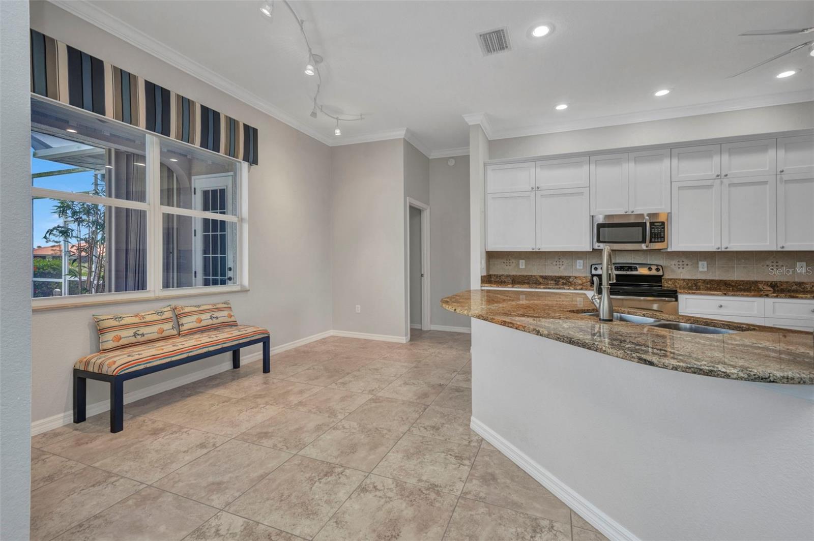 Image 12 of 56 For 12951 Kingsway Circle