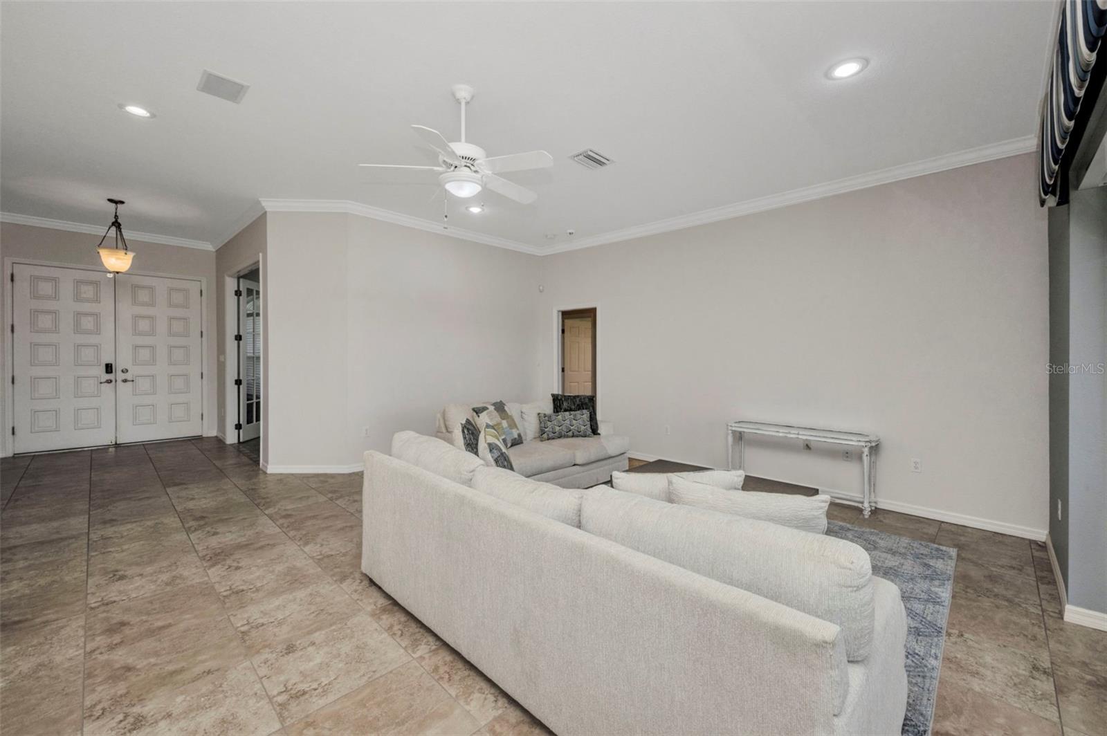 Image 18 of 56 For 12951 Kingsway Circle