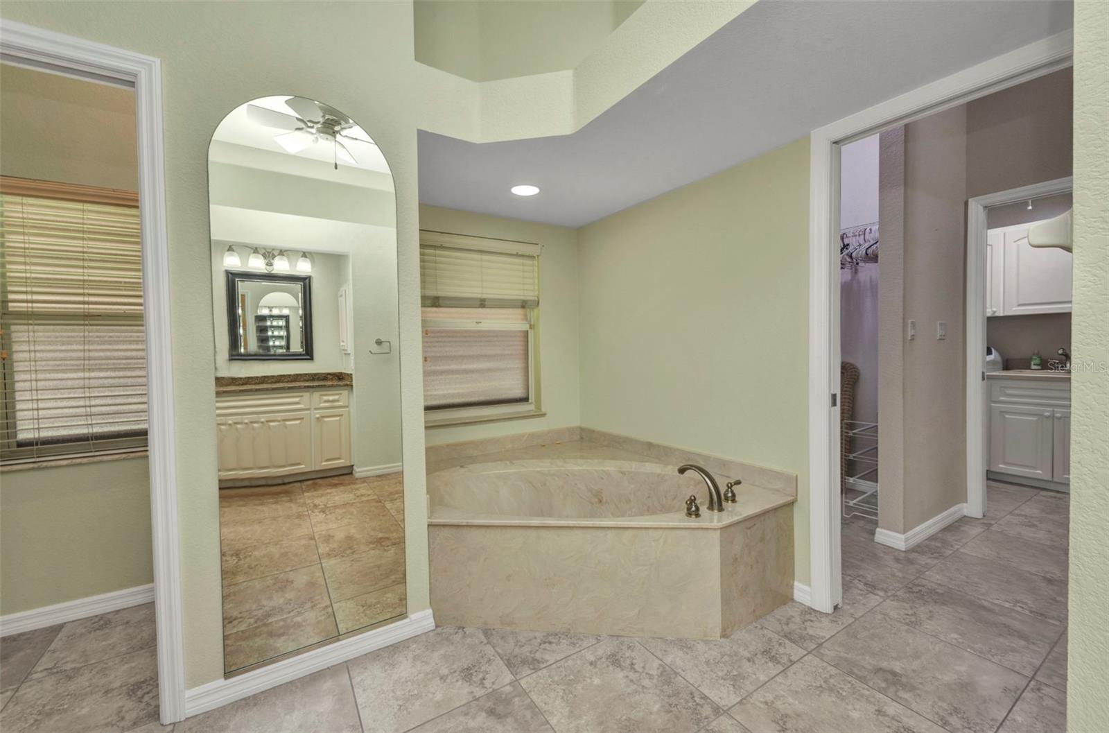 Image 28 of 56 For 12951 Kingsway Circle