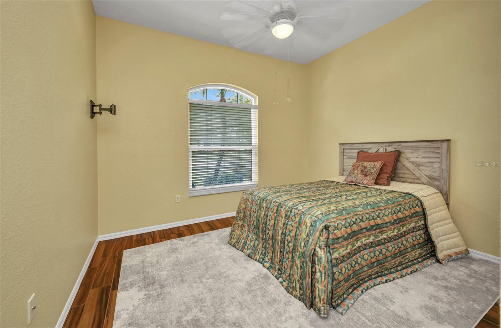 Image 36 of 56 For 12951 Kingsway Circle