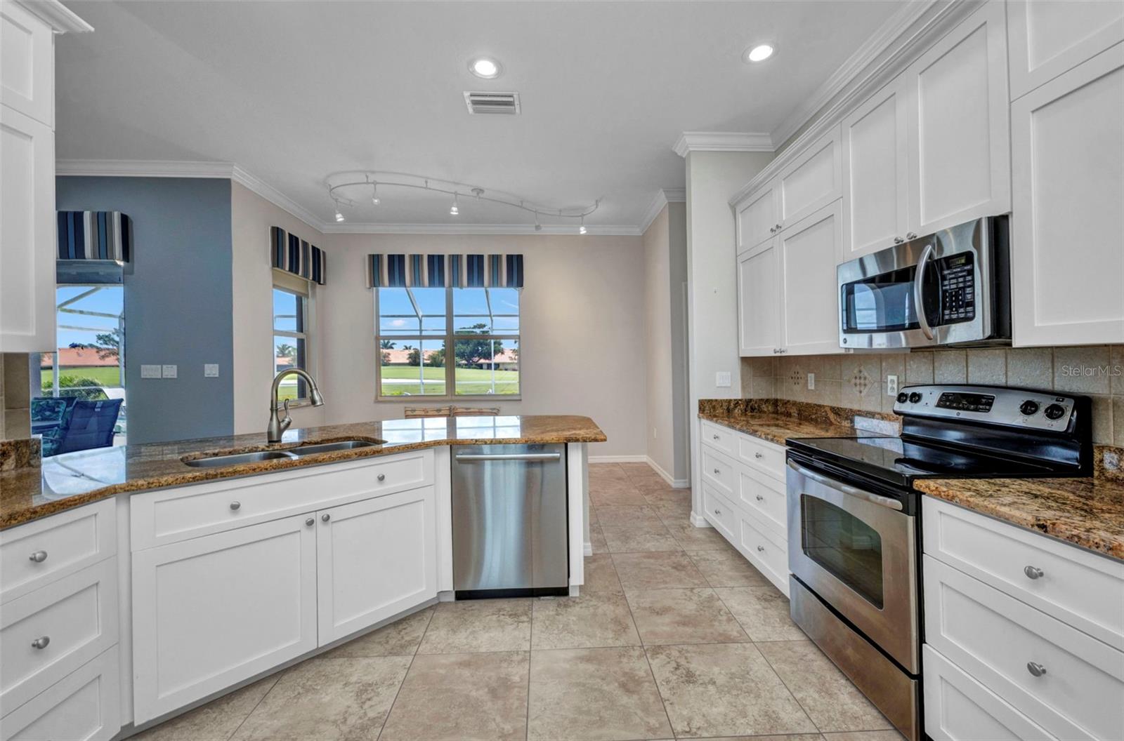 Image 5 of 56 For 12951 Kingsway Circle