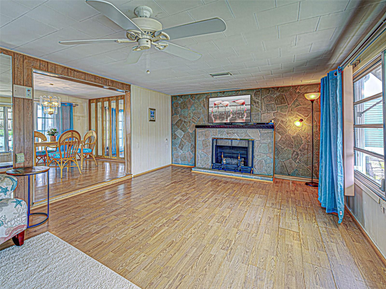 Image 23 of 43 For 522 Clarion Place