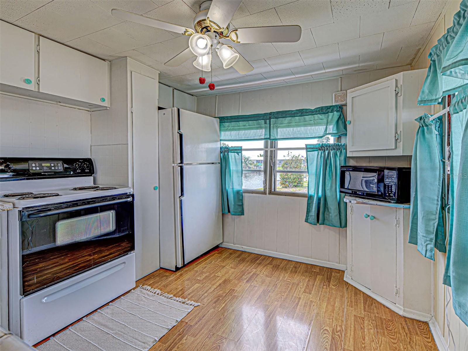 Image 27 of 43 For 522 Clarion Place