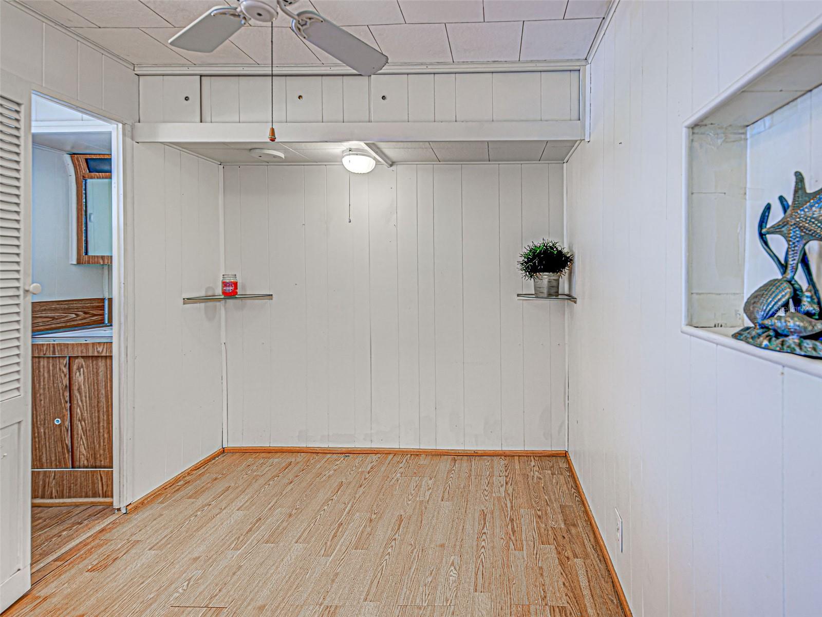 Image 35 of 43 For 522 Clarion Place