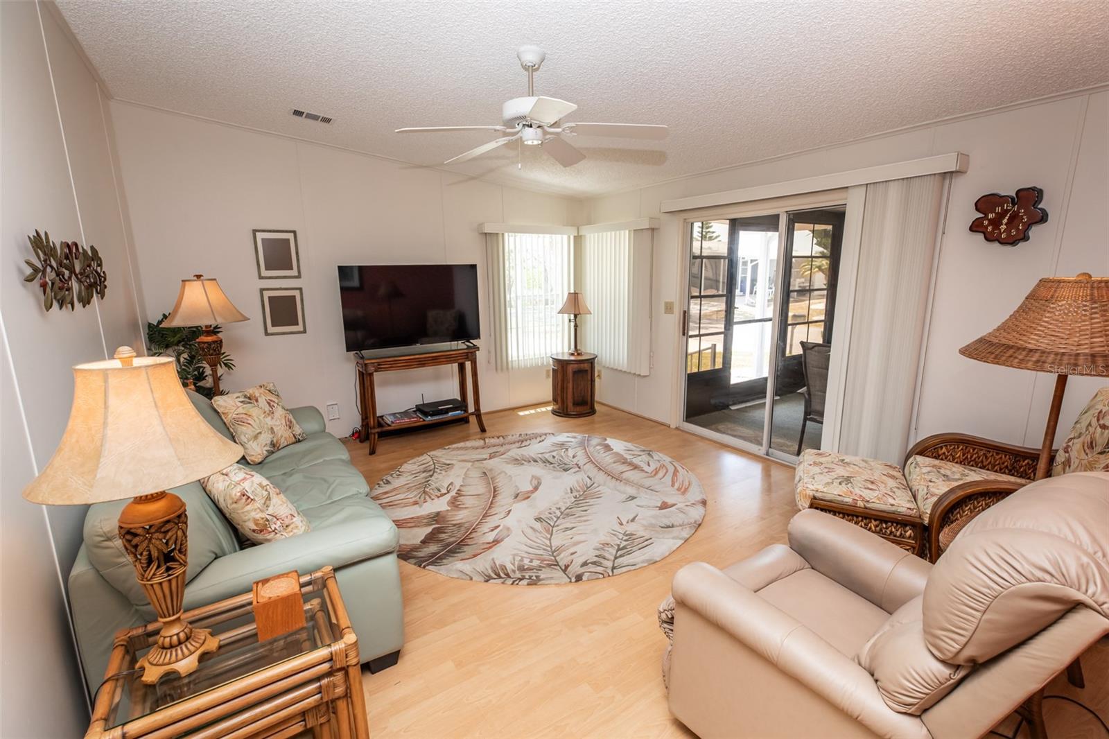 Image 10 of 42 For 713 Riverview Circle
