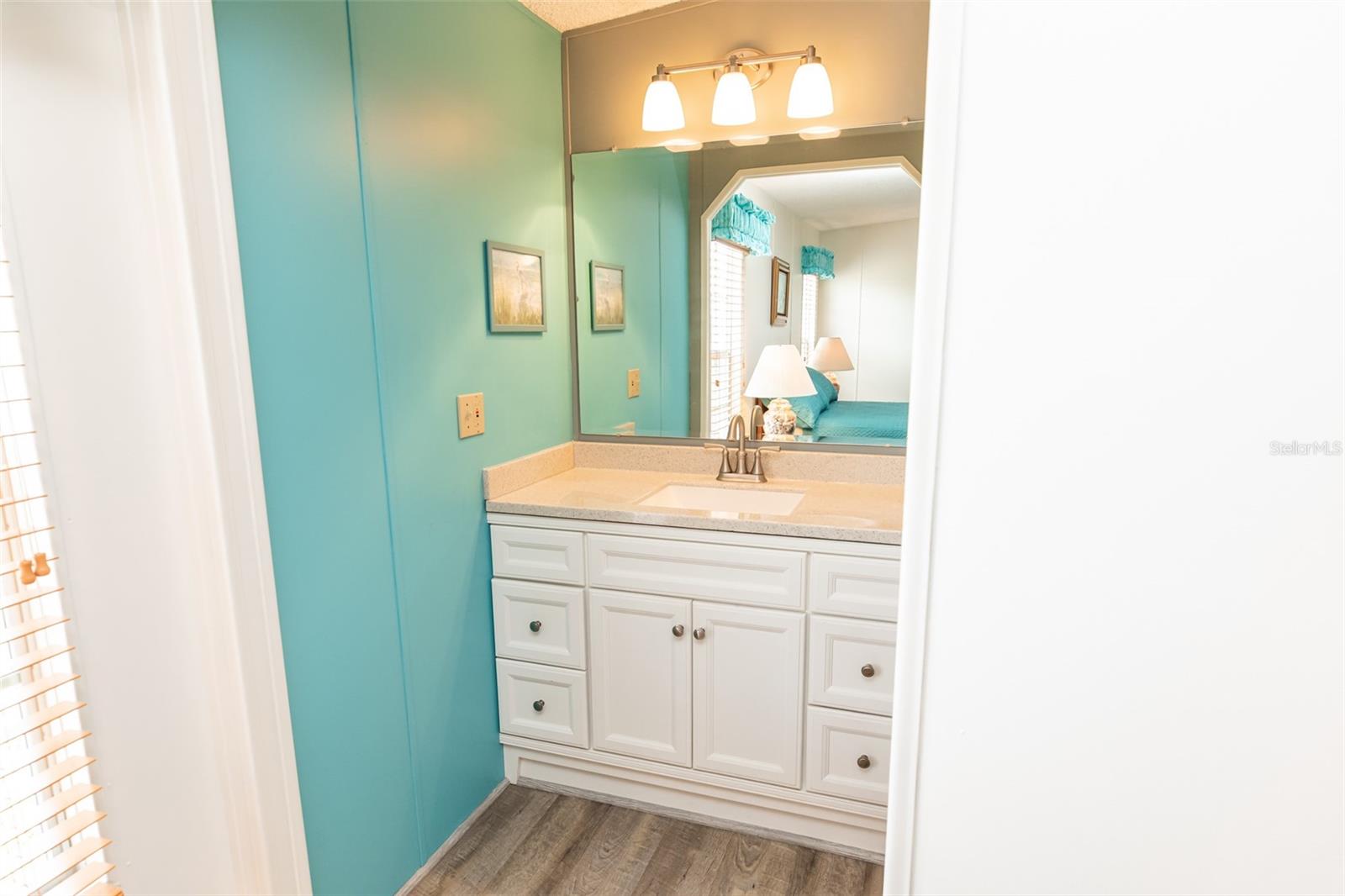 Image 16 of 42 For 713 Riverview Circle