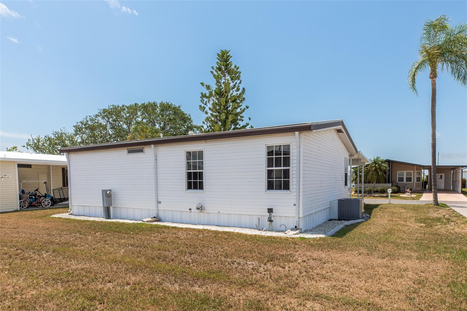 Image 26 of 42 For 713 Riverview Circle