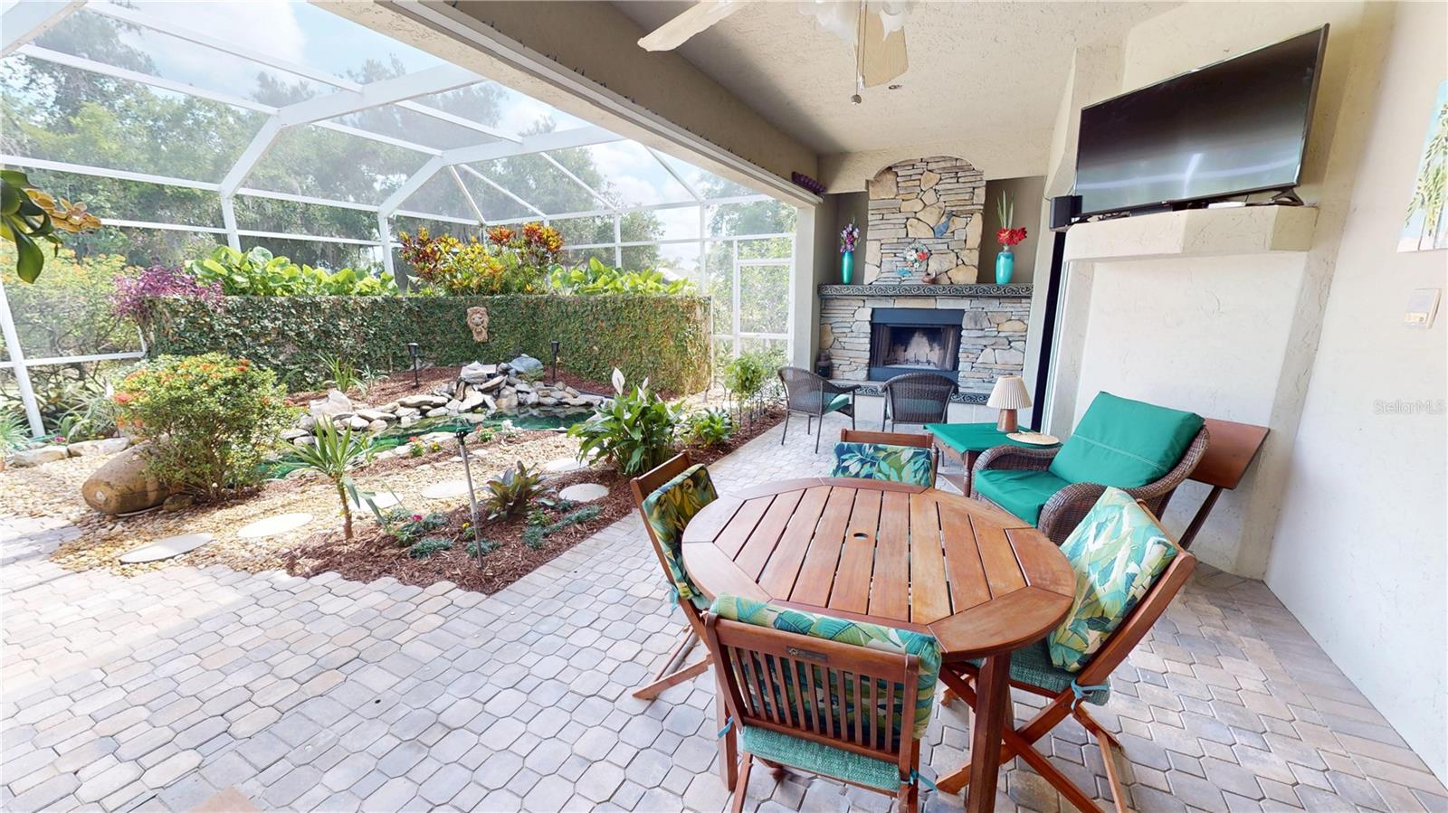 Image 17 of 57 For 8596 Riverside Drive