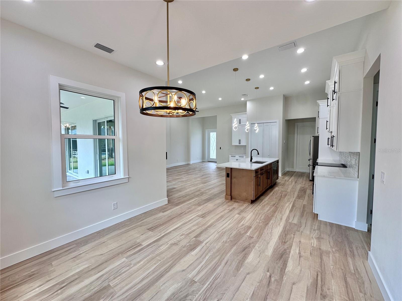 Image 10 of 27 For 2743 Begonia Terrace