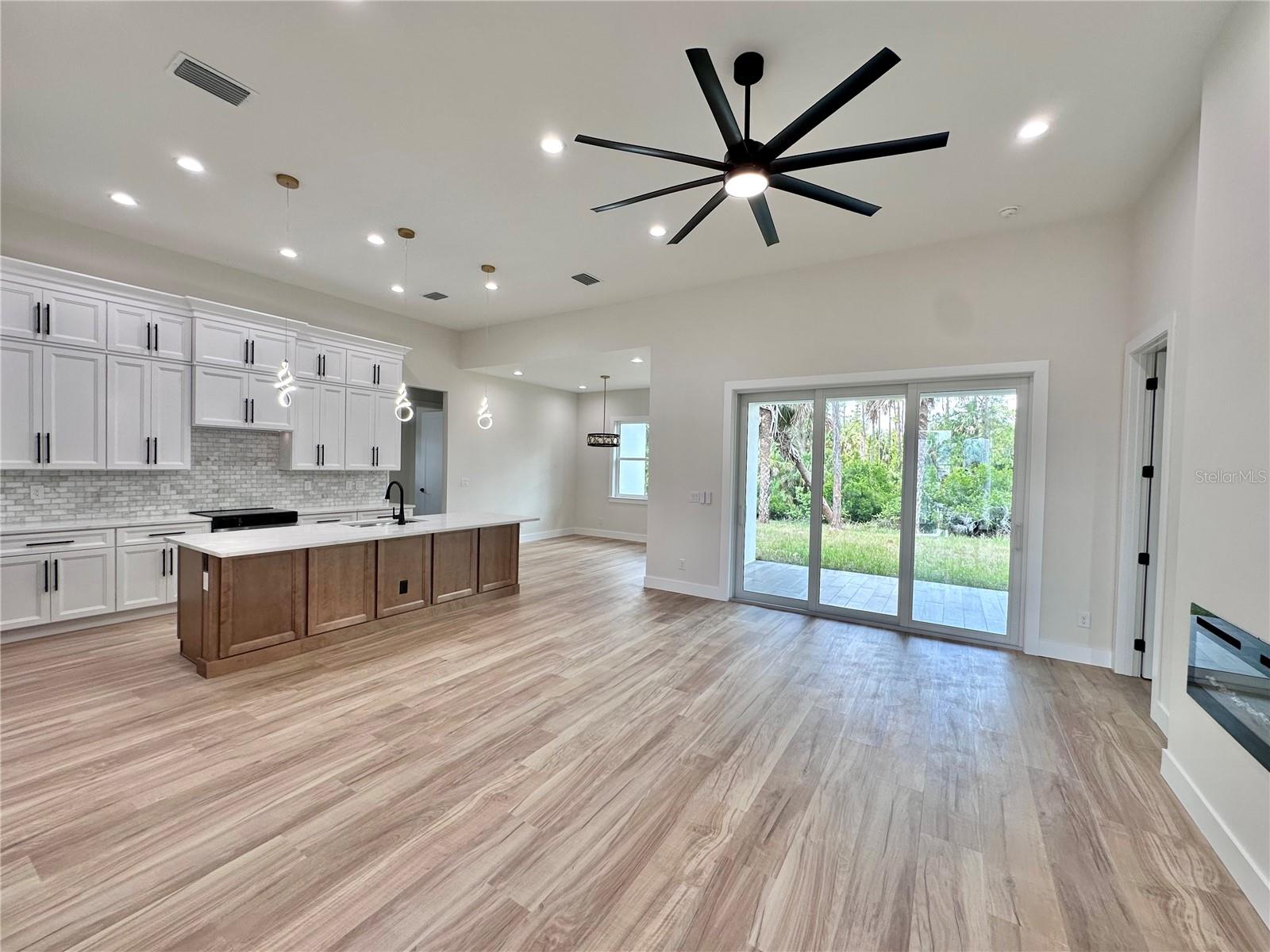 Image 11 of 27 For 2743 Begonia Terrace