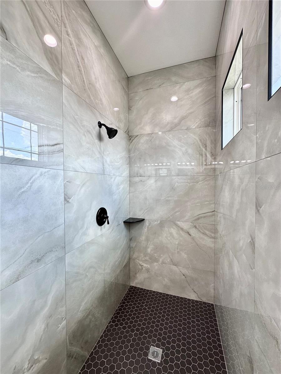 Image 17 of 27 For 2743 Begonia Terrace