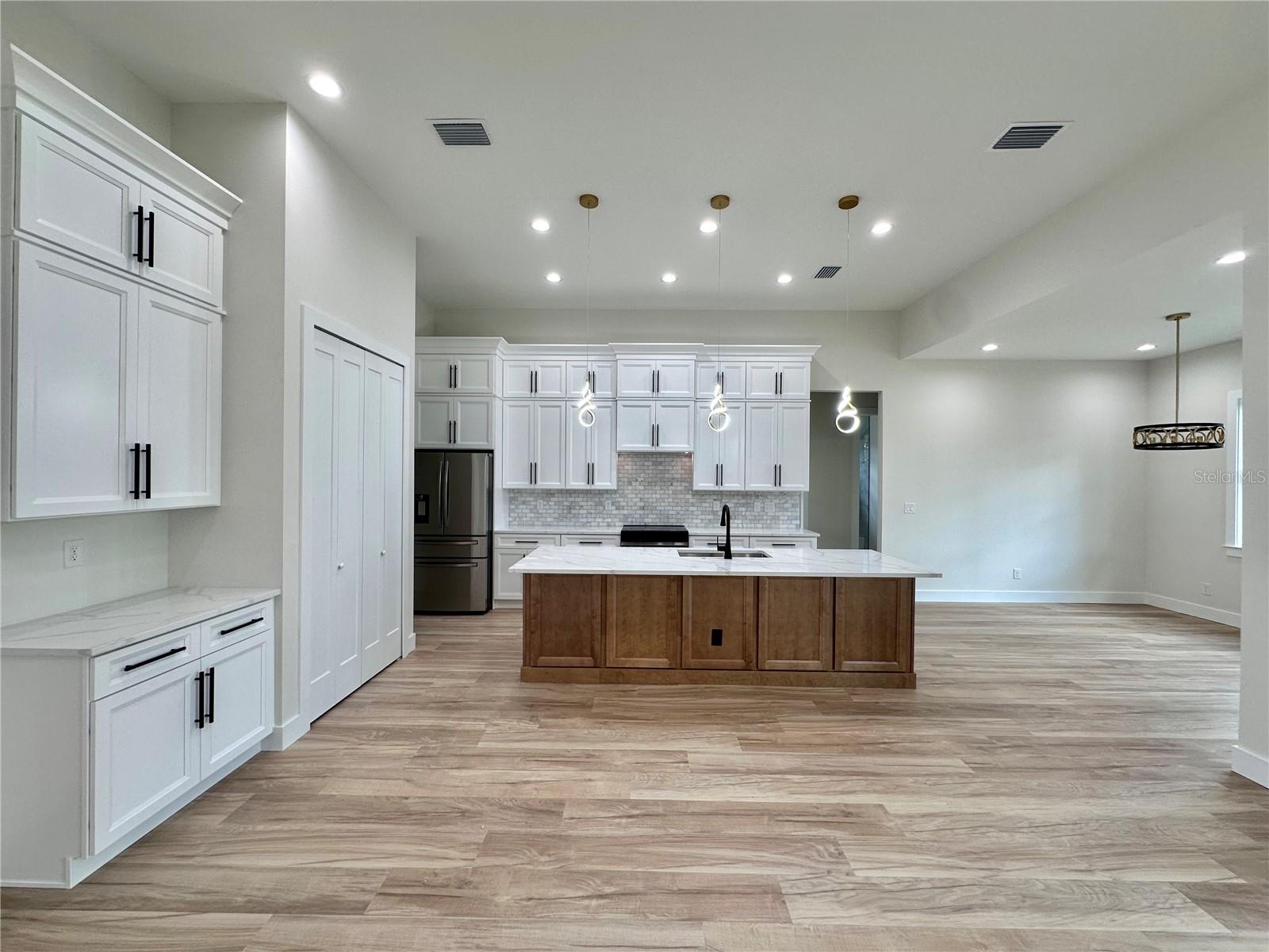Image 8 of 27 For 2743 Begonia Terrace