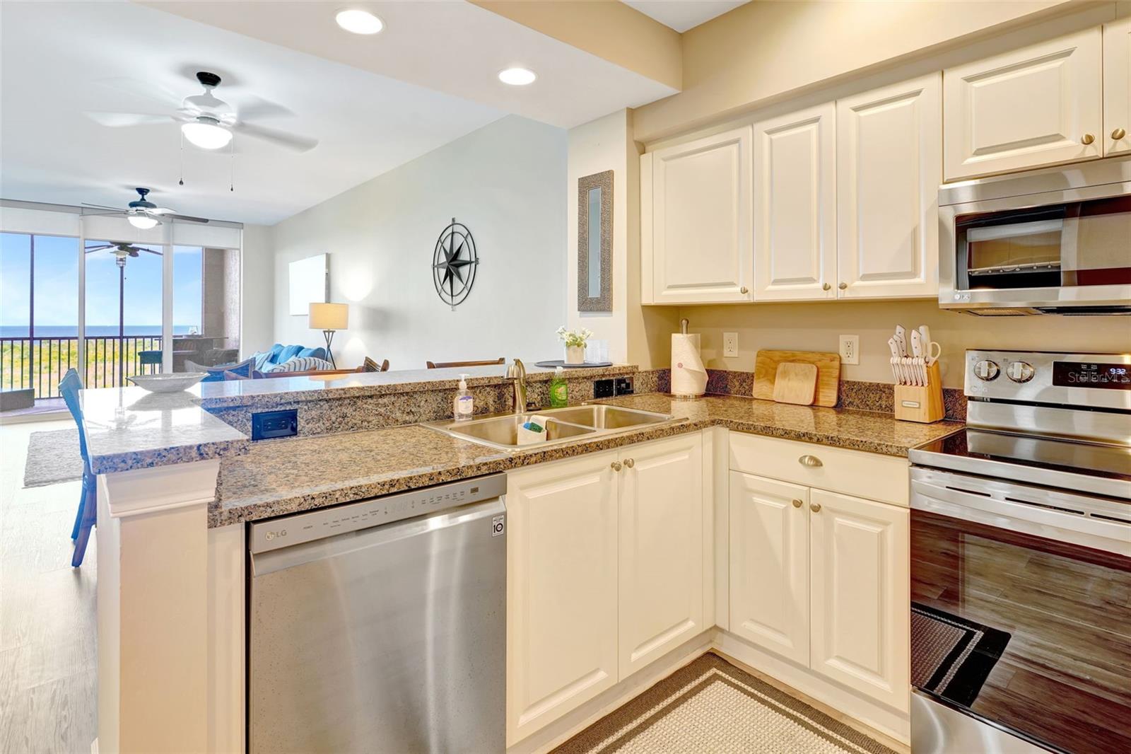 Image 11 of 31 For 3191 Matecumbe Key Road 305