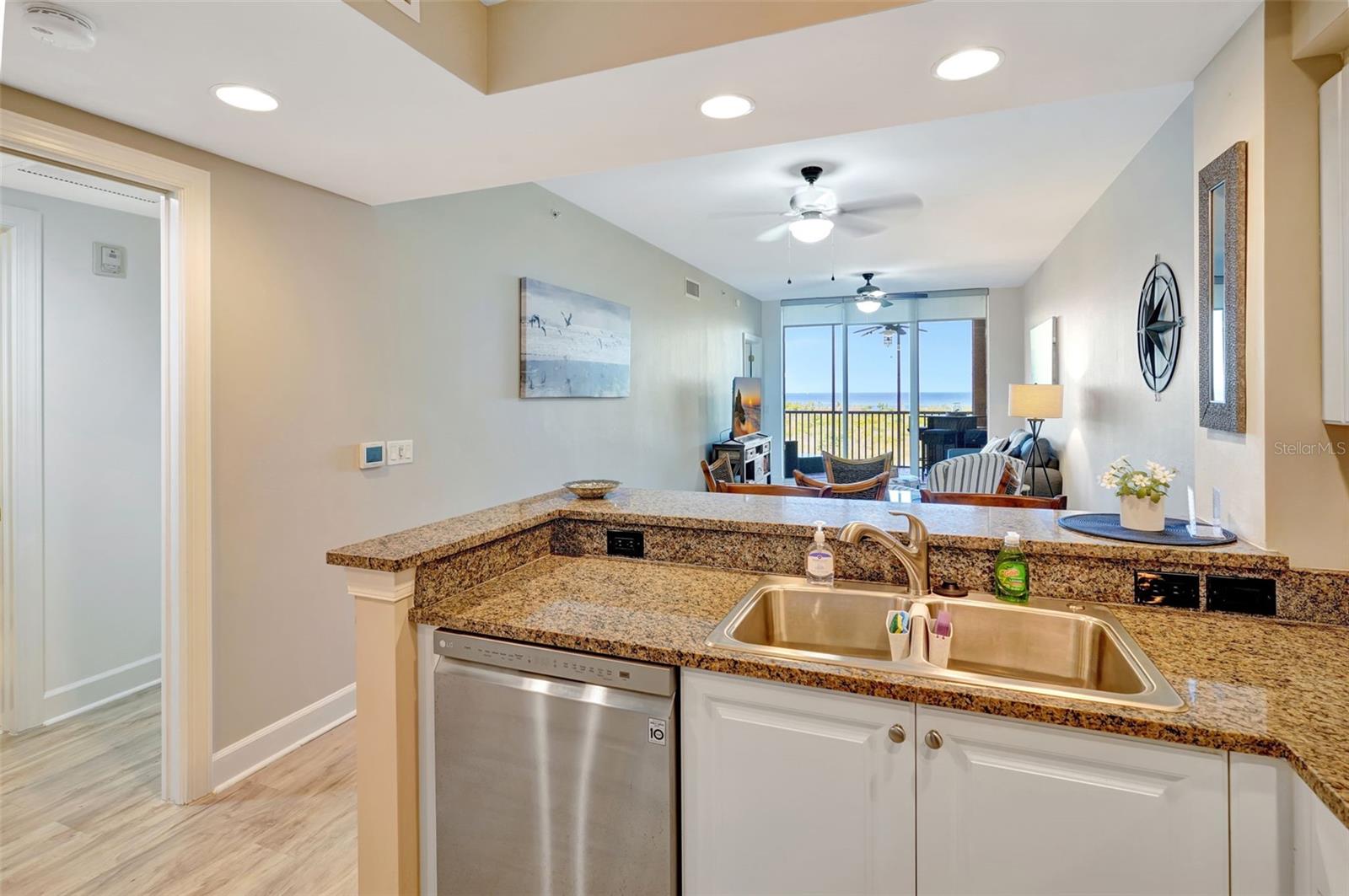 Image 14 of 31 For 3191 Matecumbe Key Road 305