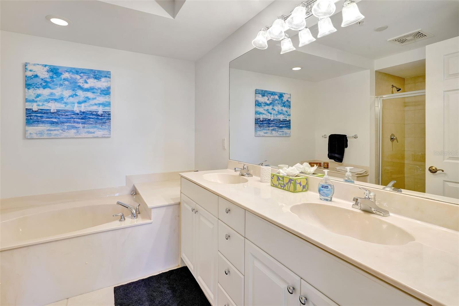 Image 24 of 31 For 3191 Matecumbe Key Road 305