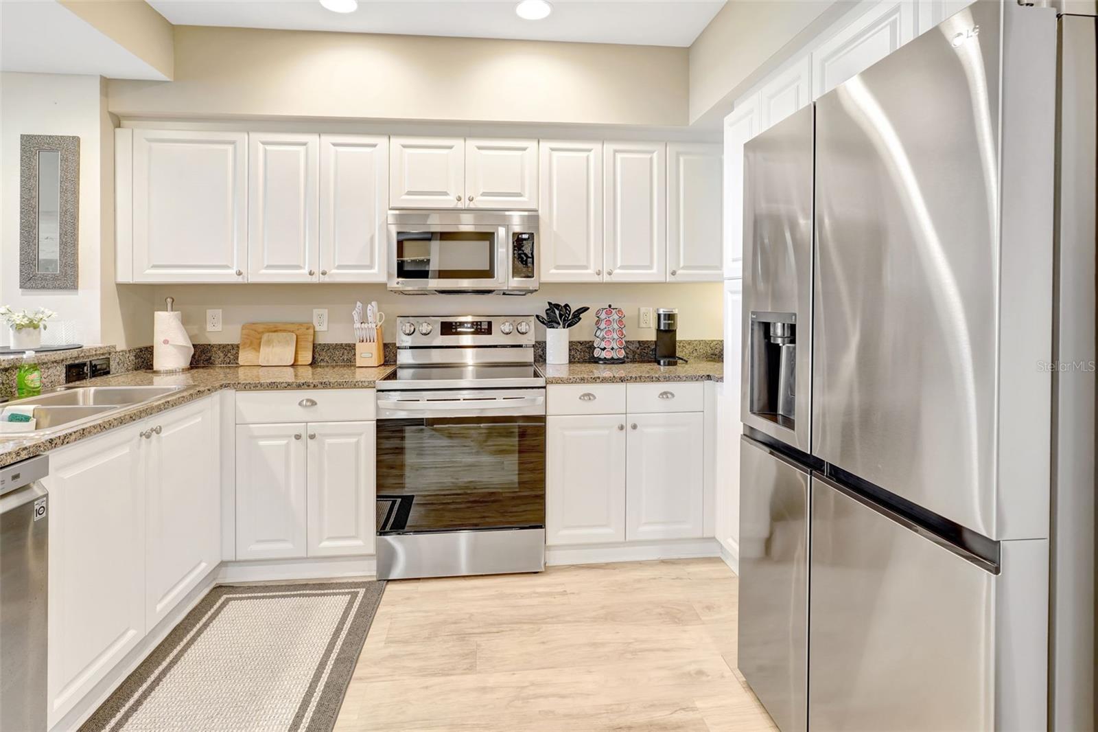 Image 4 of 31 For 3191 Matecumbe Key Road 305
