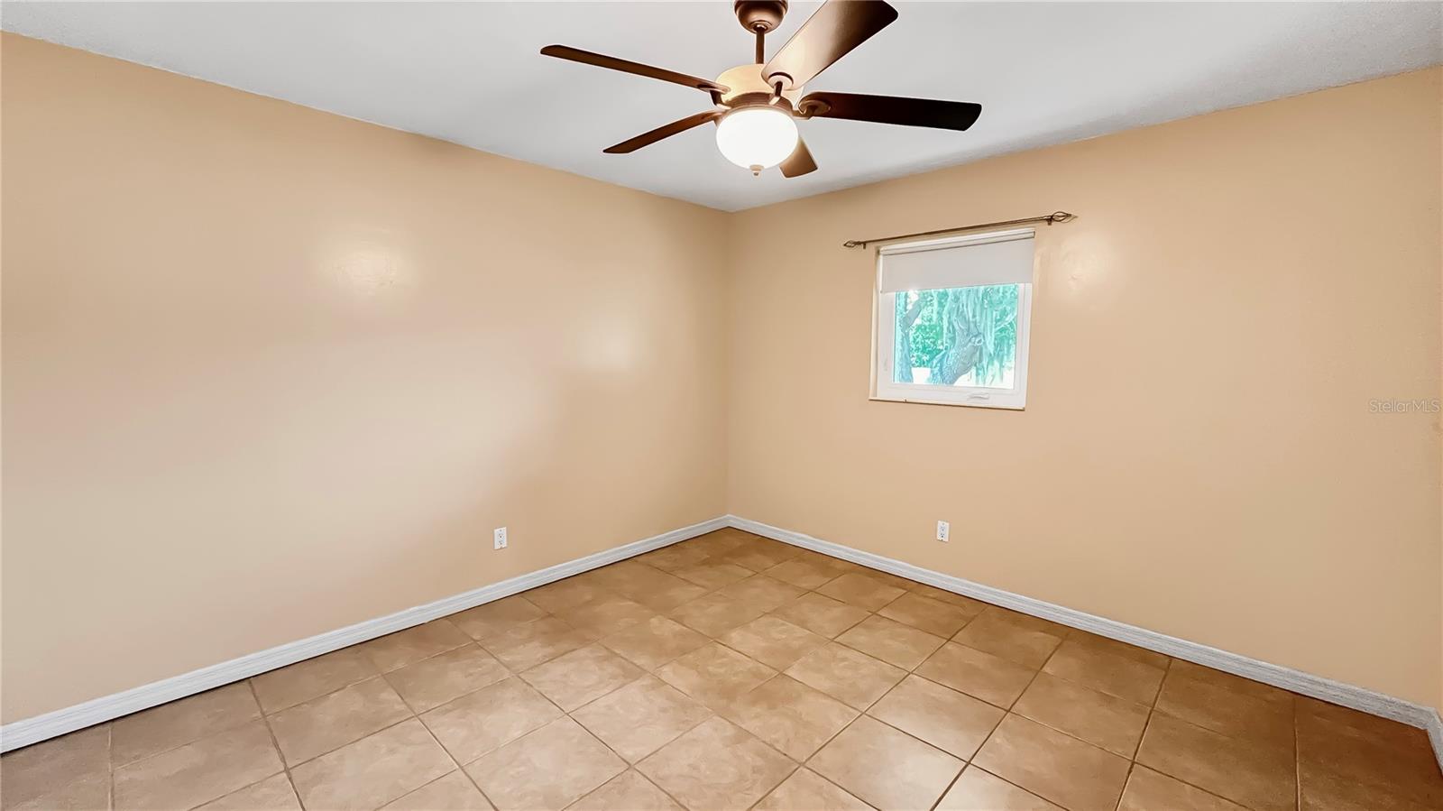 Image 10 of 35 For 22498 Westchester Boulevard