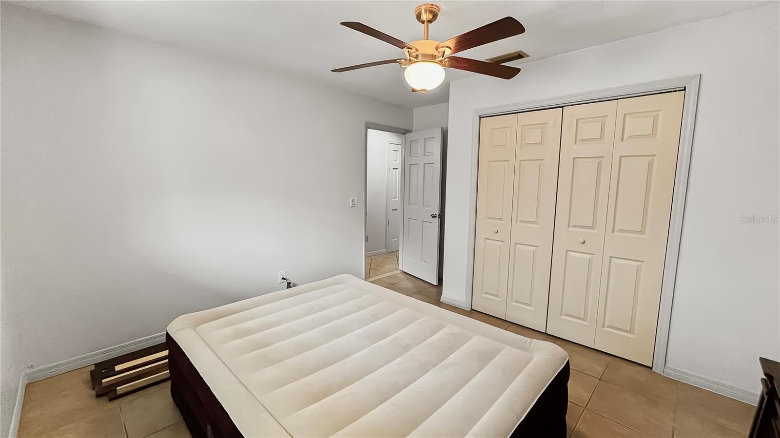 Image 14 of 35 For 22498 Westchester Boulevard
