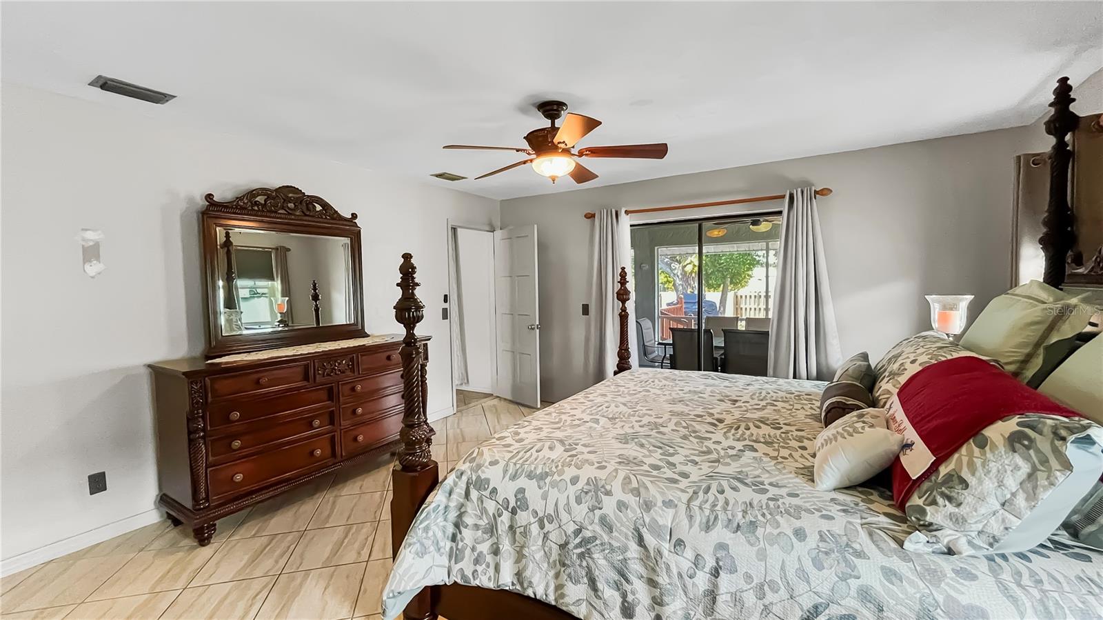 Image 20 of 35 For 22498 Westchester Boulevard
