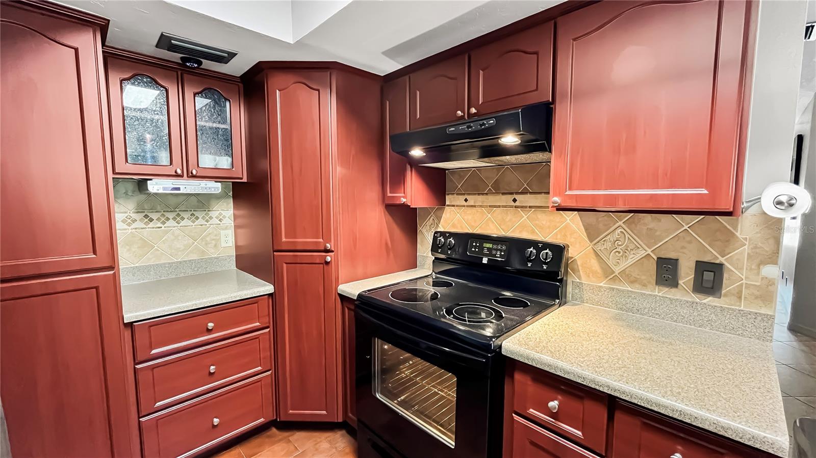 Image 7 of 35 For 22498 Westchester Boulevard
