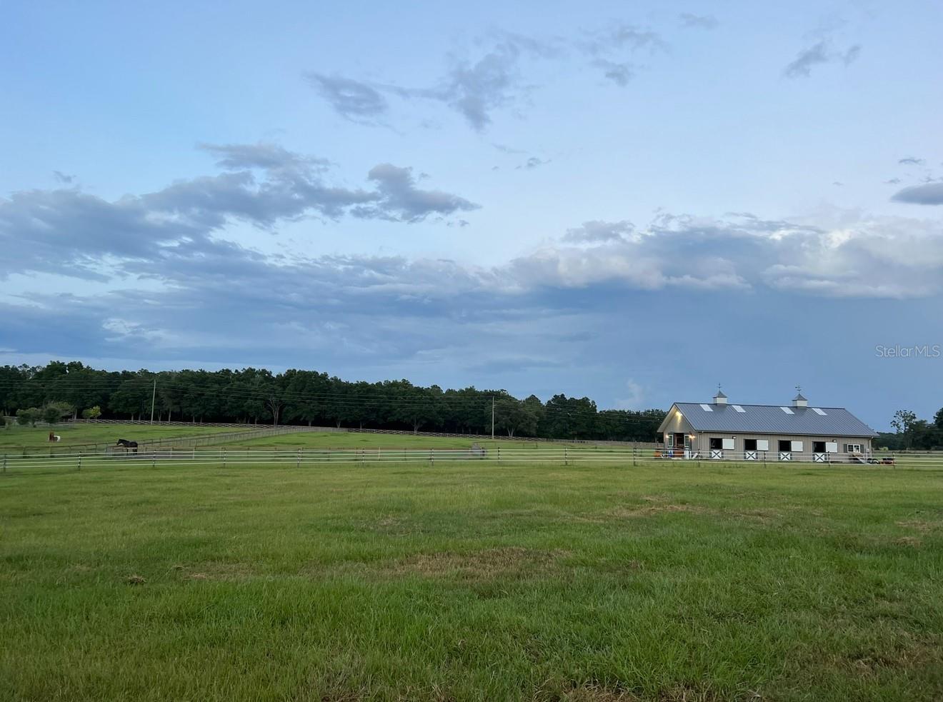 Image 11 of 20 For 1500 210th Avenue Barn