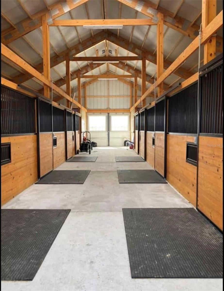 Image 4 of 20 For 1500 210th Avenue Barn