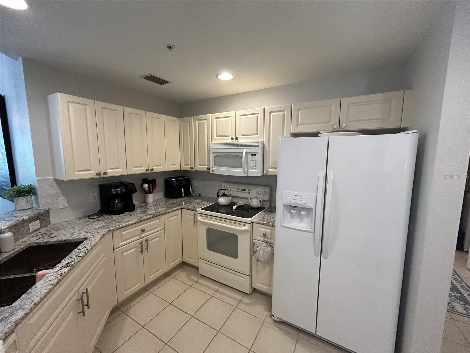 Image 7 of 26 For 255 End Drive 3411