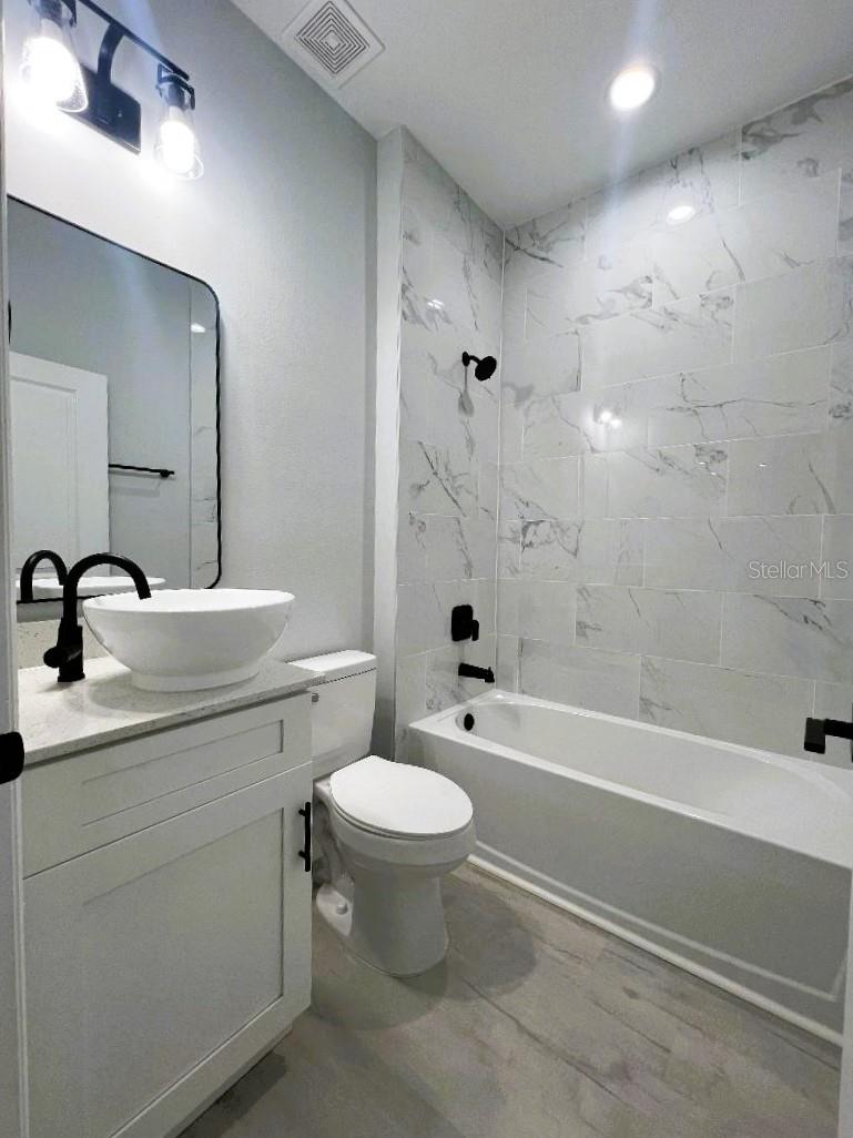 Image 16 of 38 For 3045 Montgomery Drive