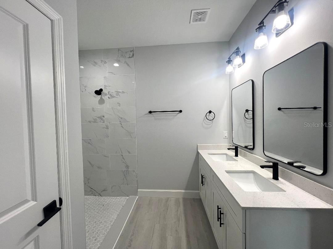 Image 22 of 38 For 3045 Montgomery Drive