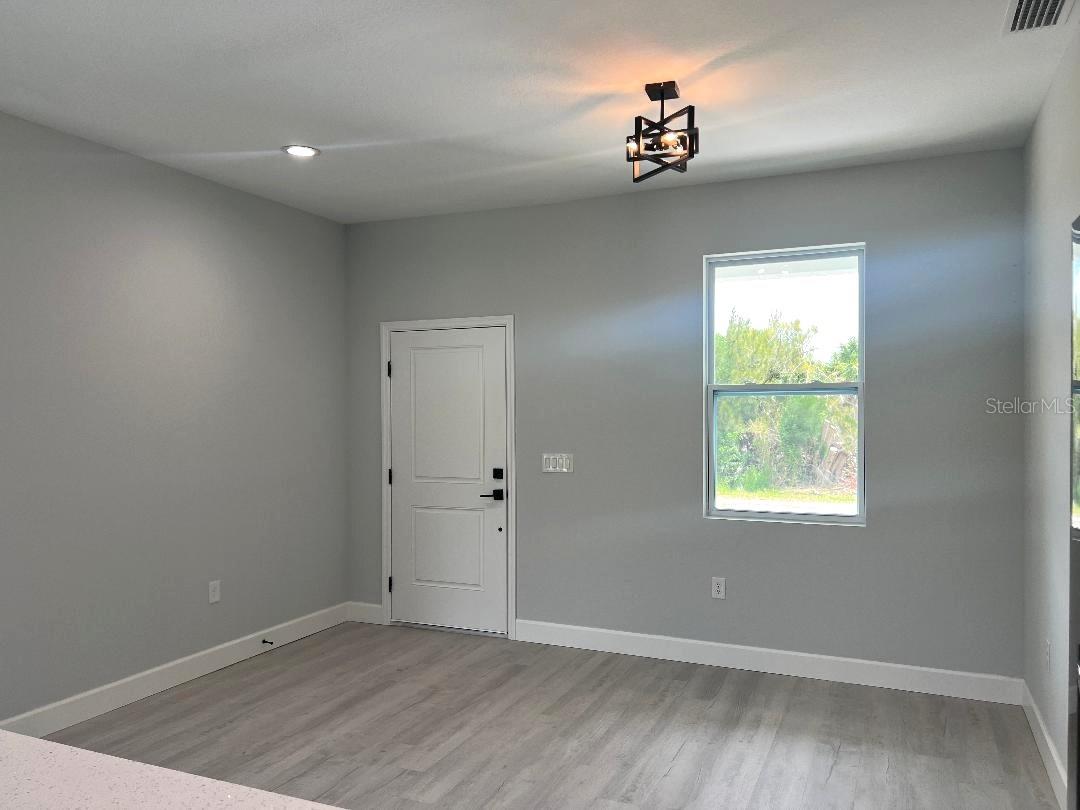 Image 6 of 38 For 3045 Montgomery Drive