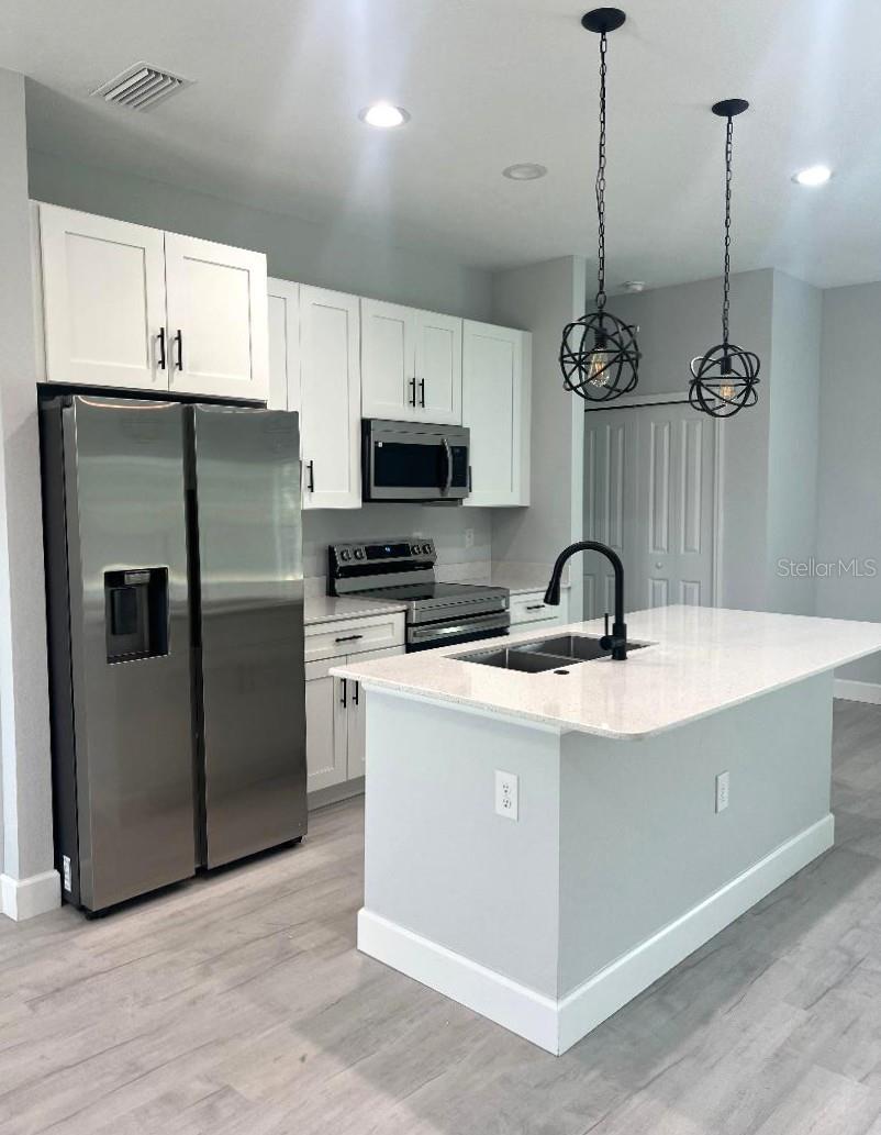 Image 7 of 38 For 3045 Montgomery Drive