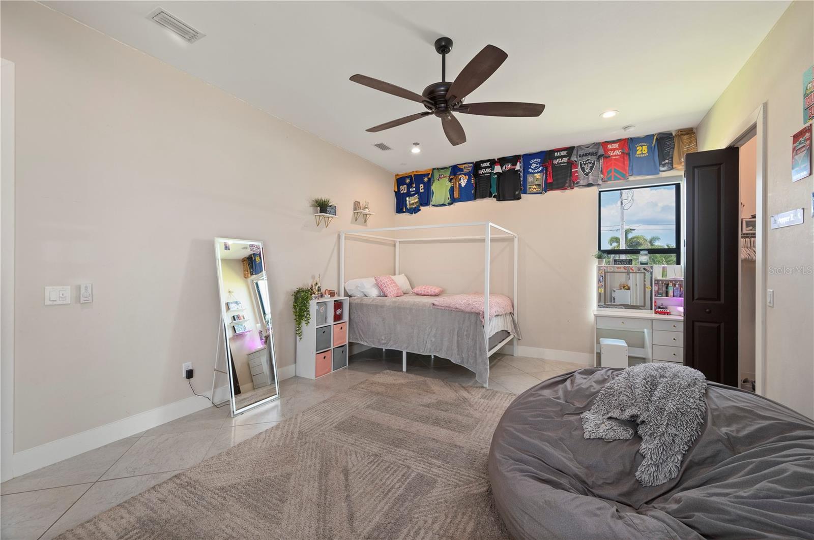 Image 29 of 83 For 3527 8th Terrace