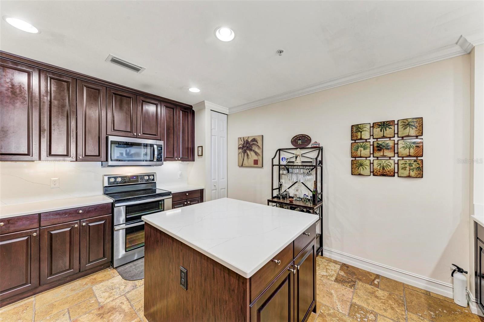 Image 8 of 17 For 89 Vivante Boulevard 305