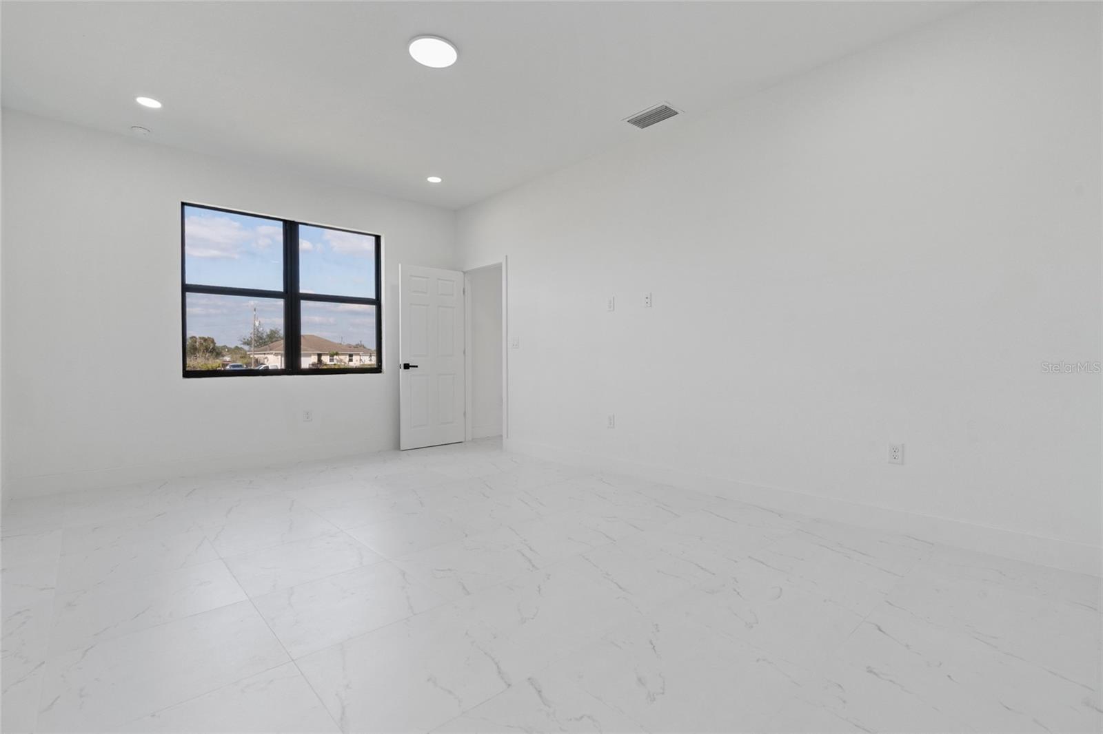 Image 10 of 30 For 2609 53rd Street W