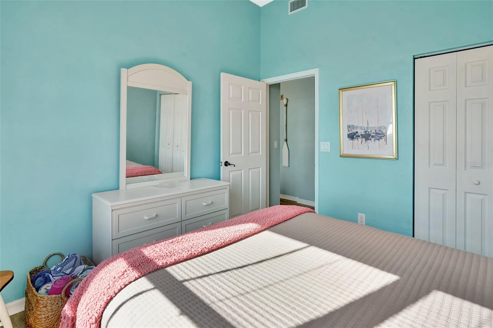 Image 18 of 34 For 2090 Matecumbe Key Road 1708