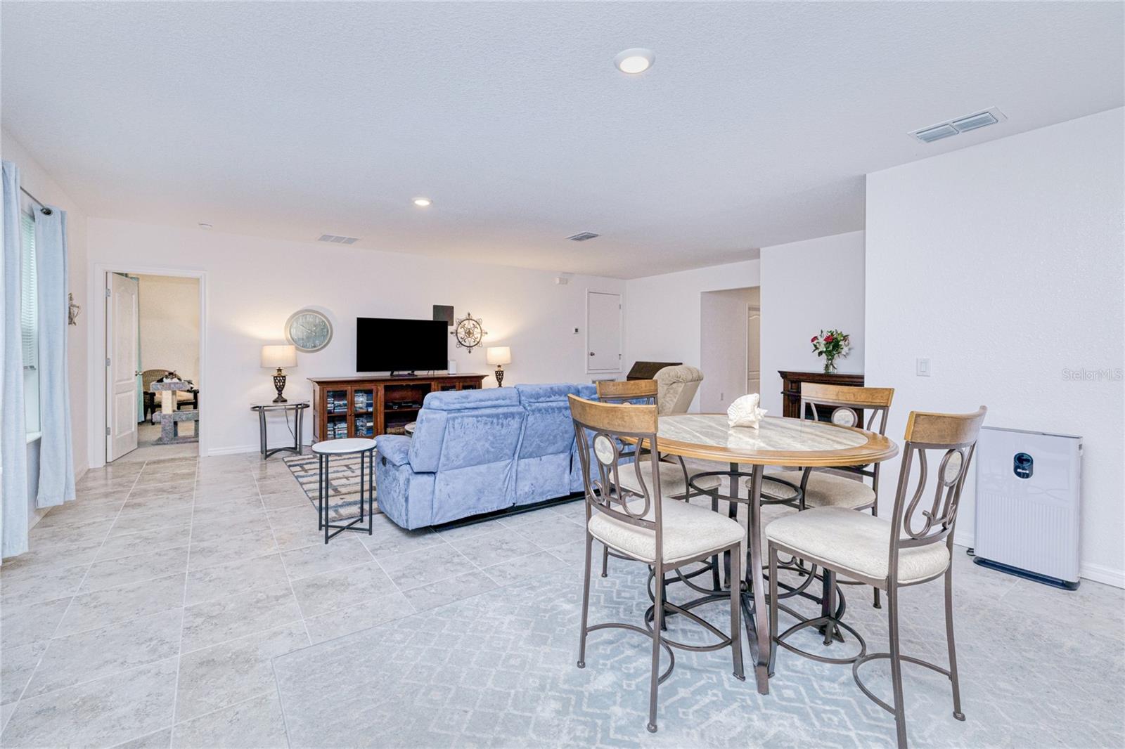 Image 11 of 39 For 25324 Aysen Drive