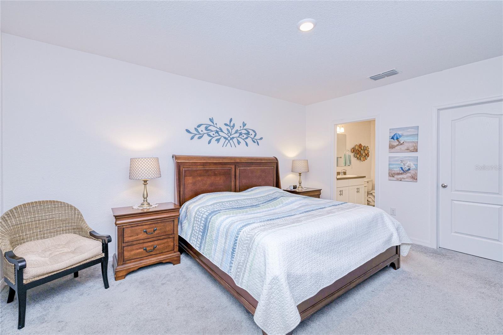 Image 16 of 39 For 25324 Aysen Drive