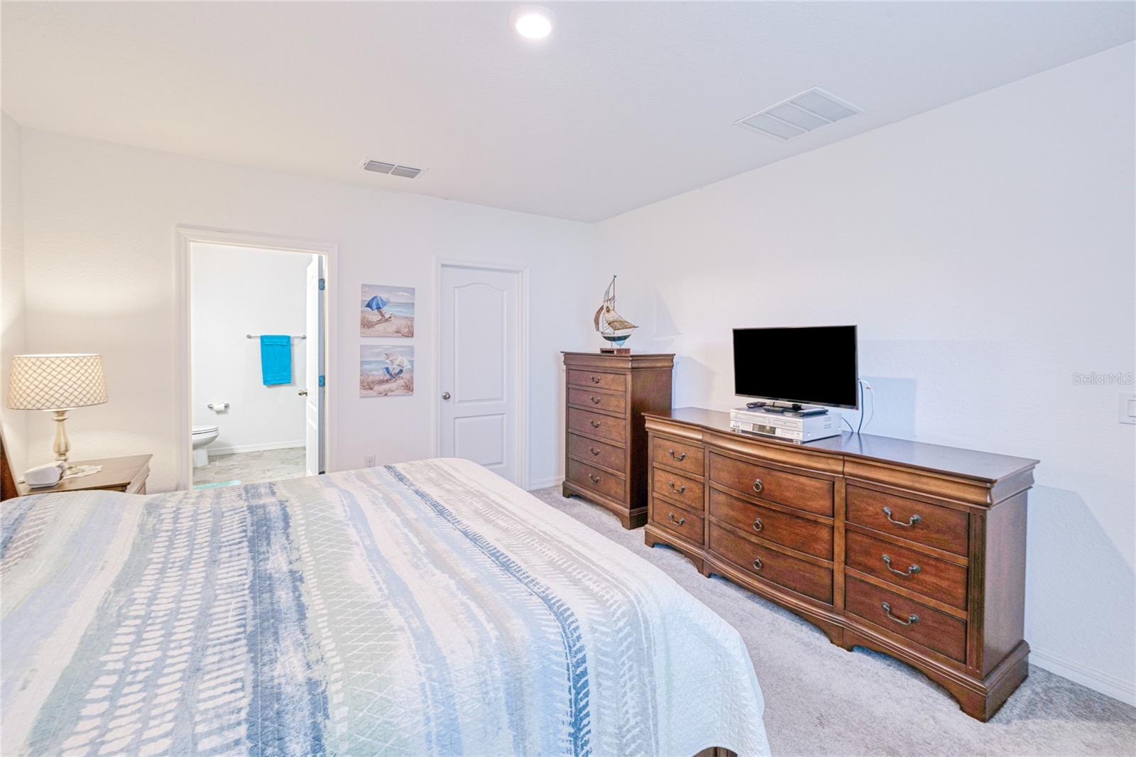Image 17 of 39 For 25324 Aysen Drive