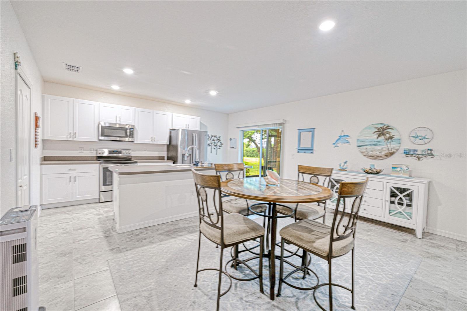 Image 4 of 39 For 25324 Aysen Drive