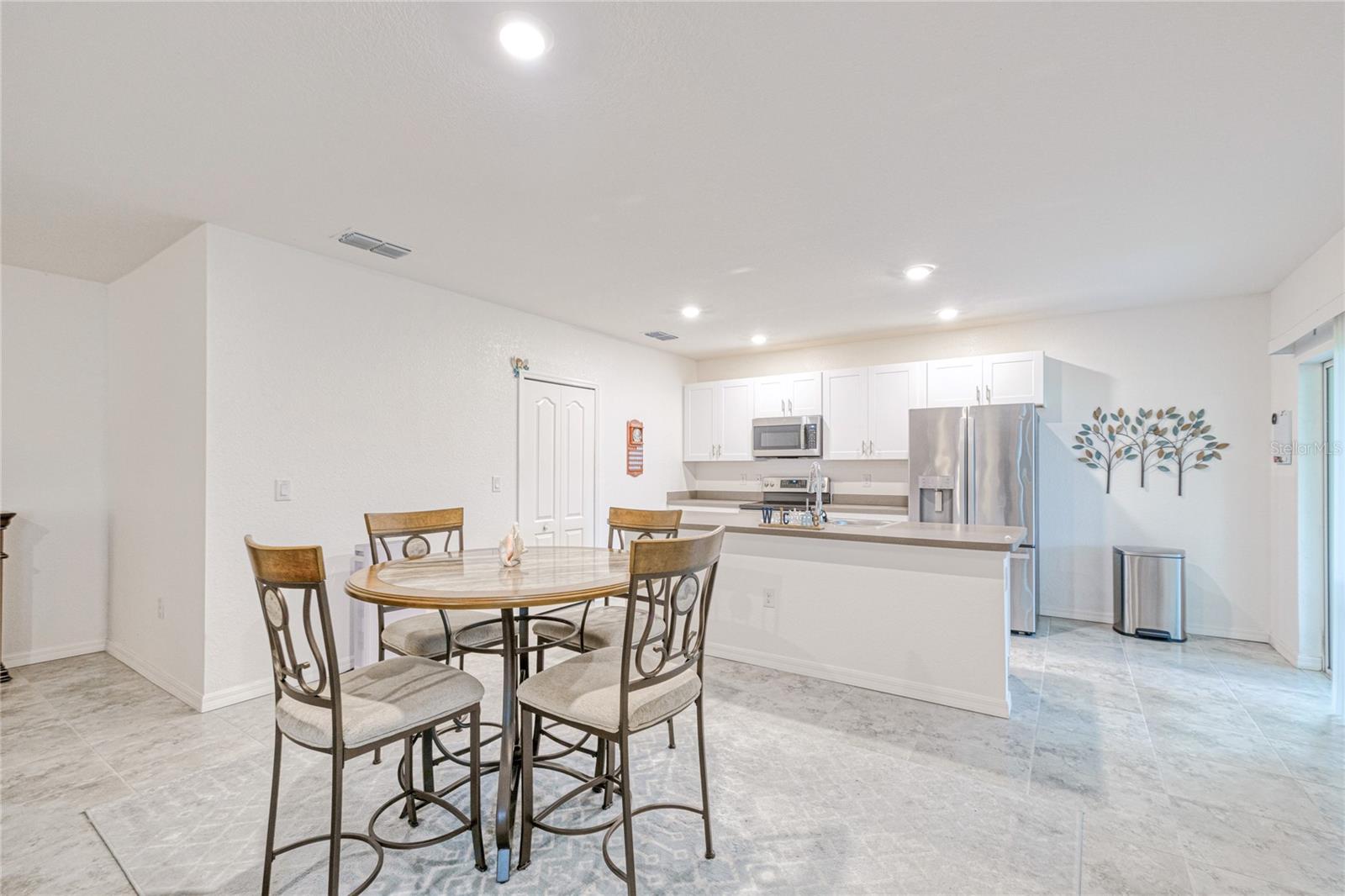 Image 6 of 39 For 25324 Aysen Drive