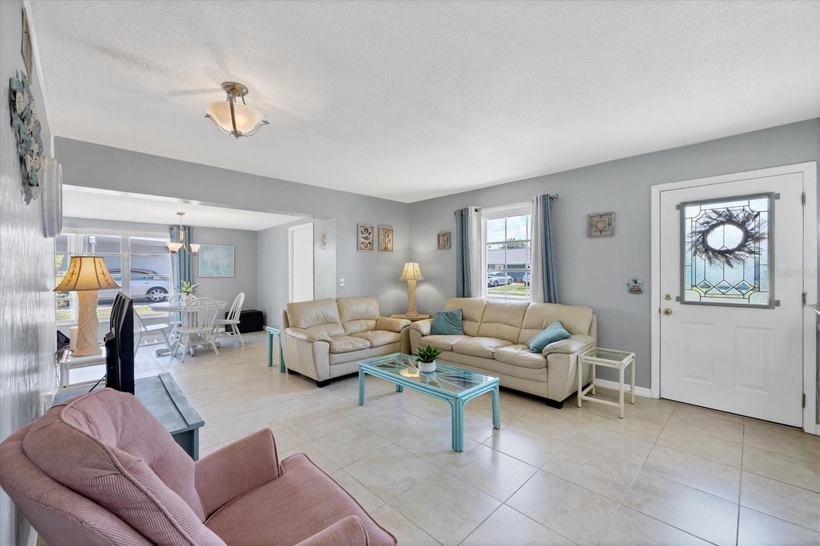 Image 7 of 35 For 330 Lasayette Drive Ne