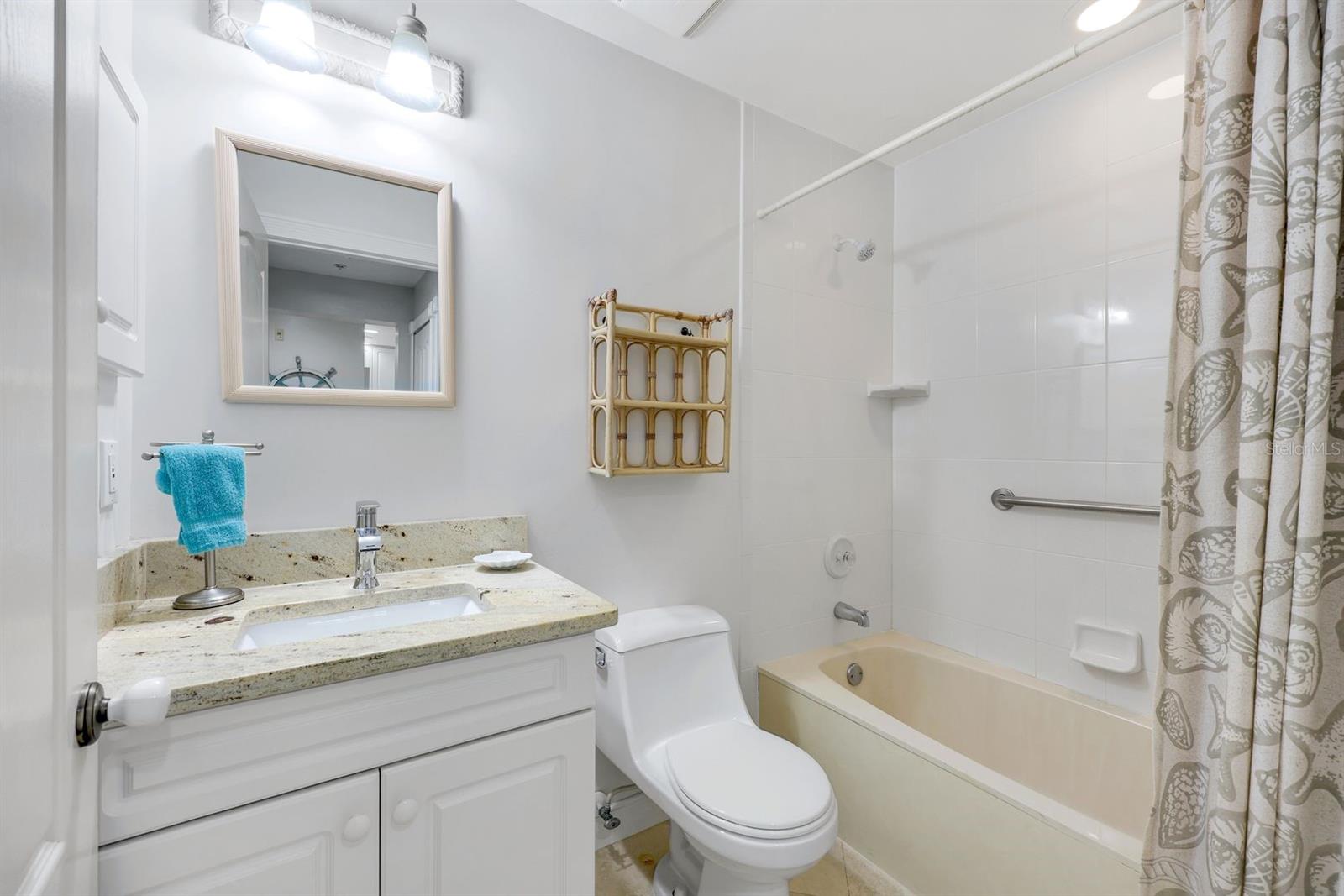 Image 20 of 28 For 2090 Matecumbe Key Road 1404