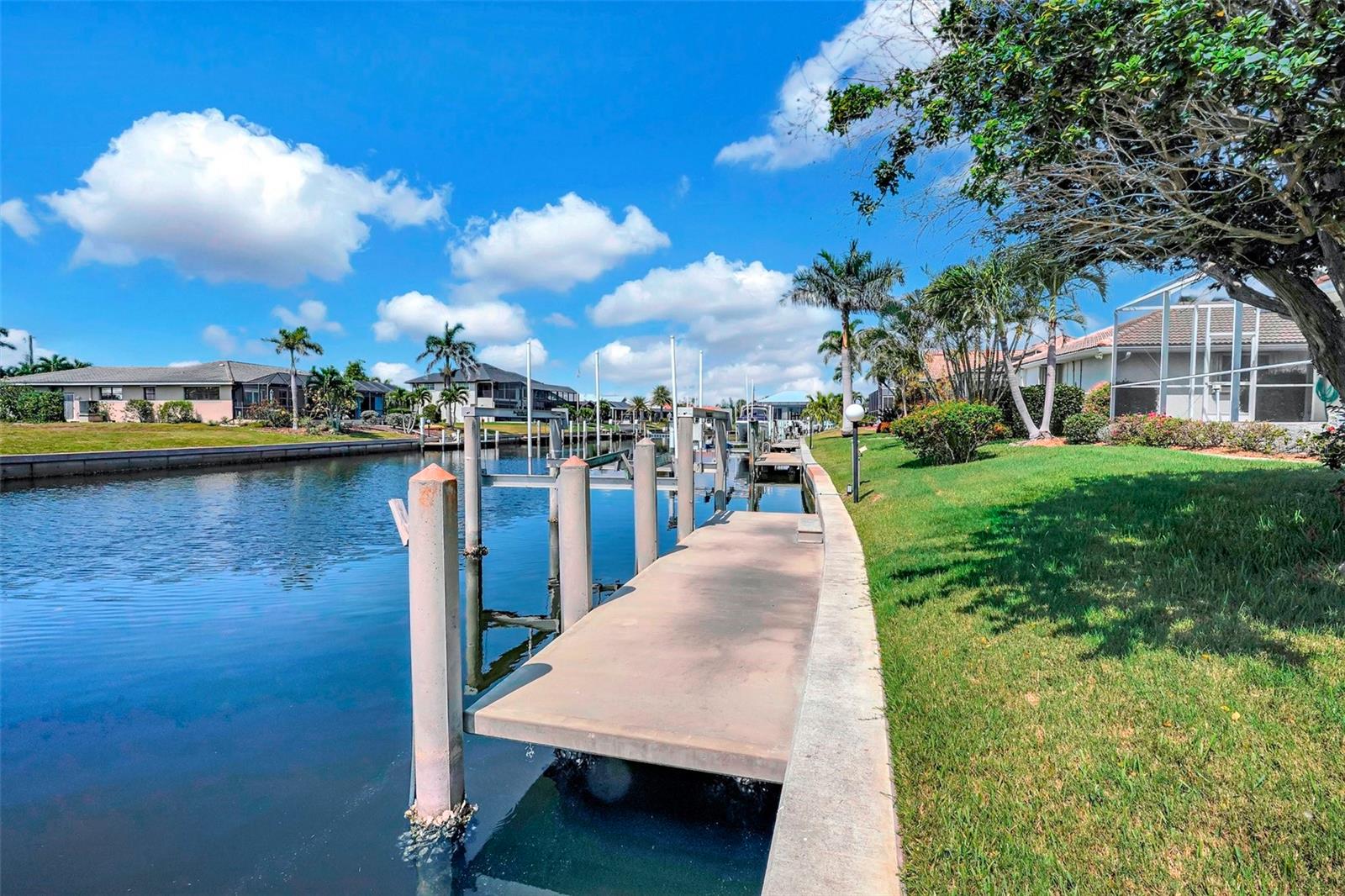 Image 18 of 26 For 2833 La Mancha Court