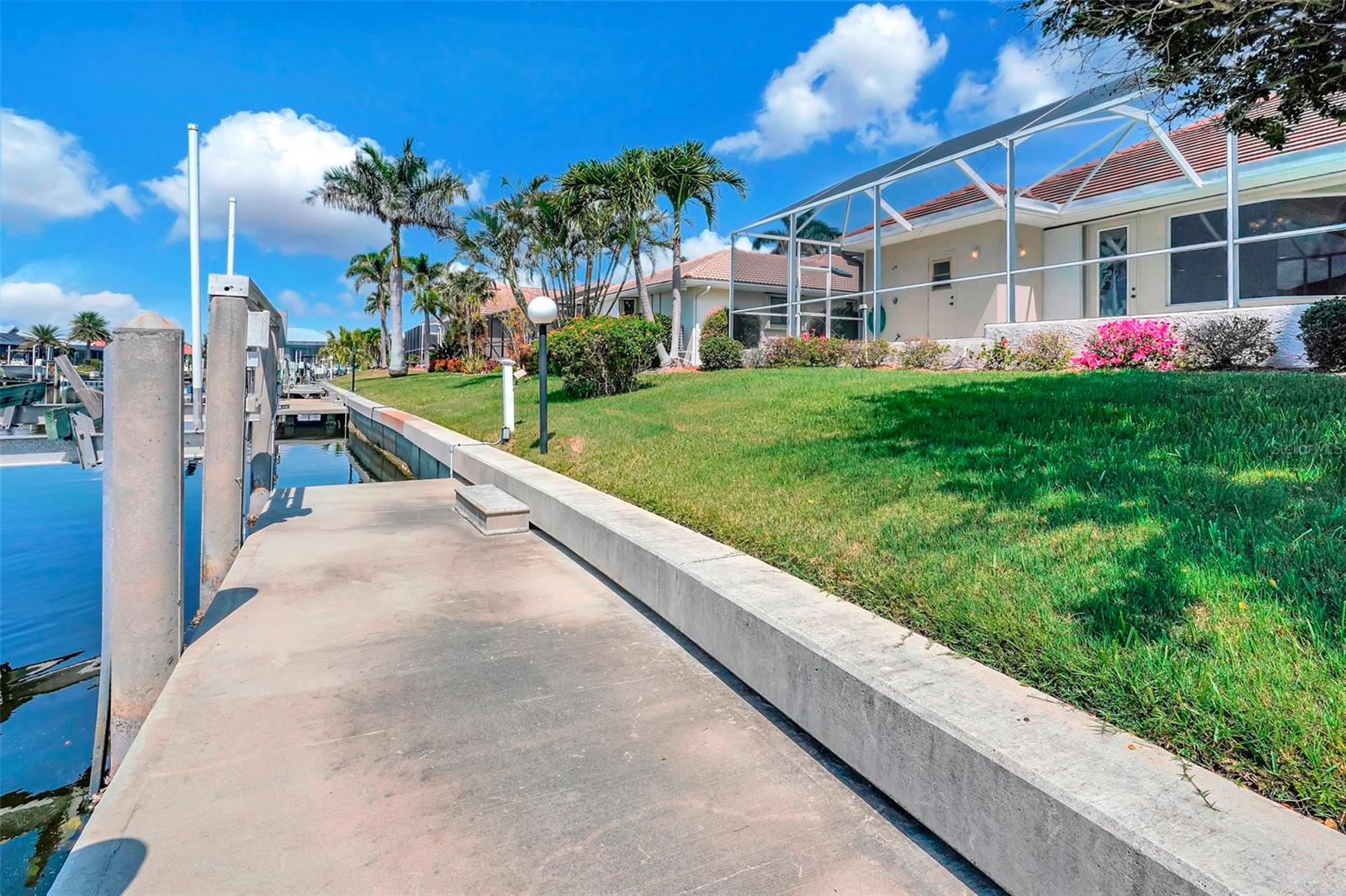 Image 20 of 26 For 2833 La Mancha Court