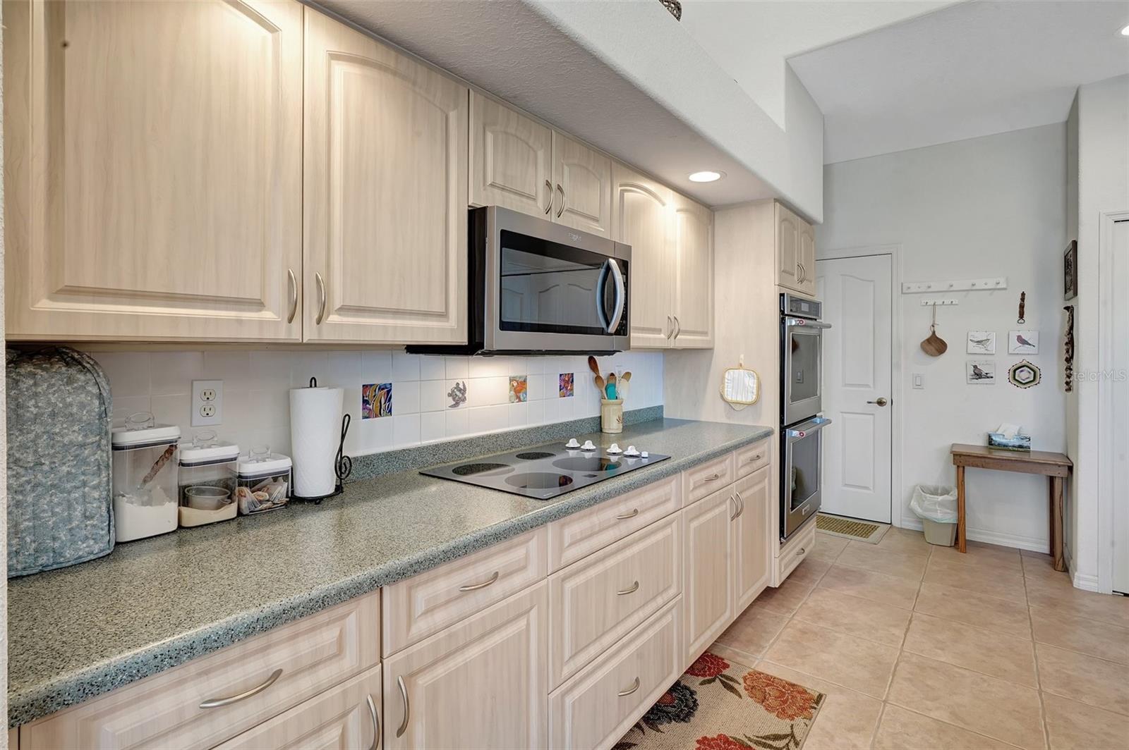Image 4 of 26 For 2833 La Mancha Court